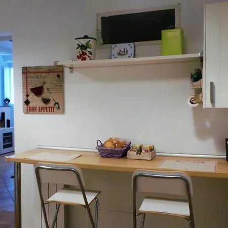 Il Salotto Di Via Giulia * Rome