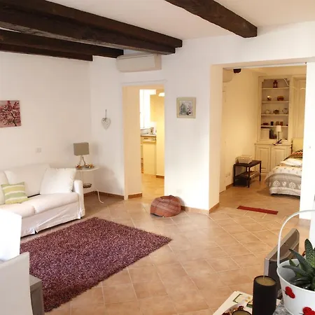 Il Salotto Di Via Giulia